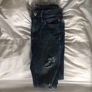 dark blue ripped highwasted jeans